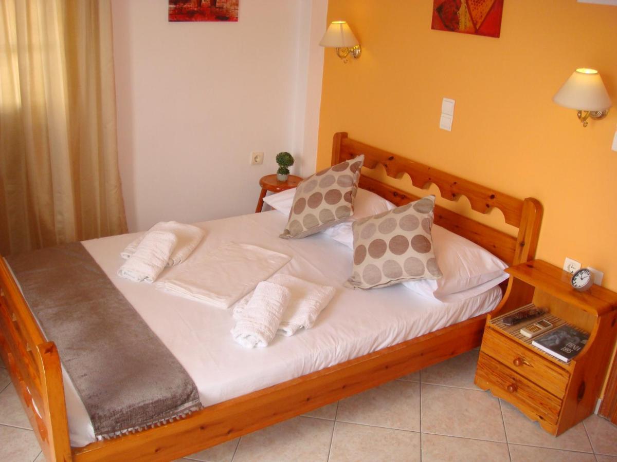 Boussetil Rooms Capanmat Tínos Exteriör bild