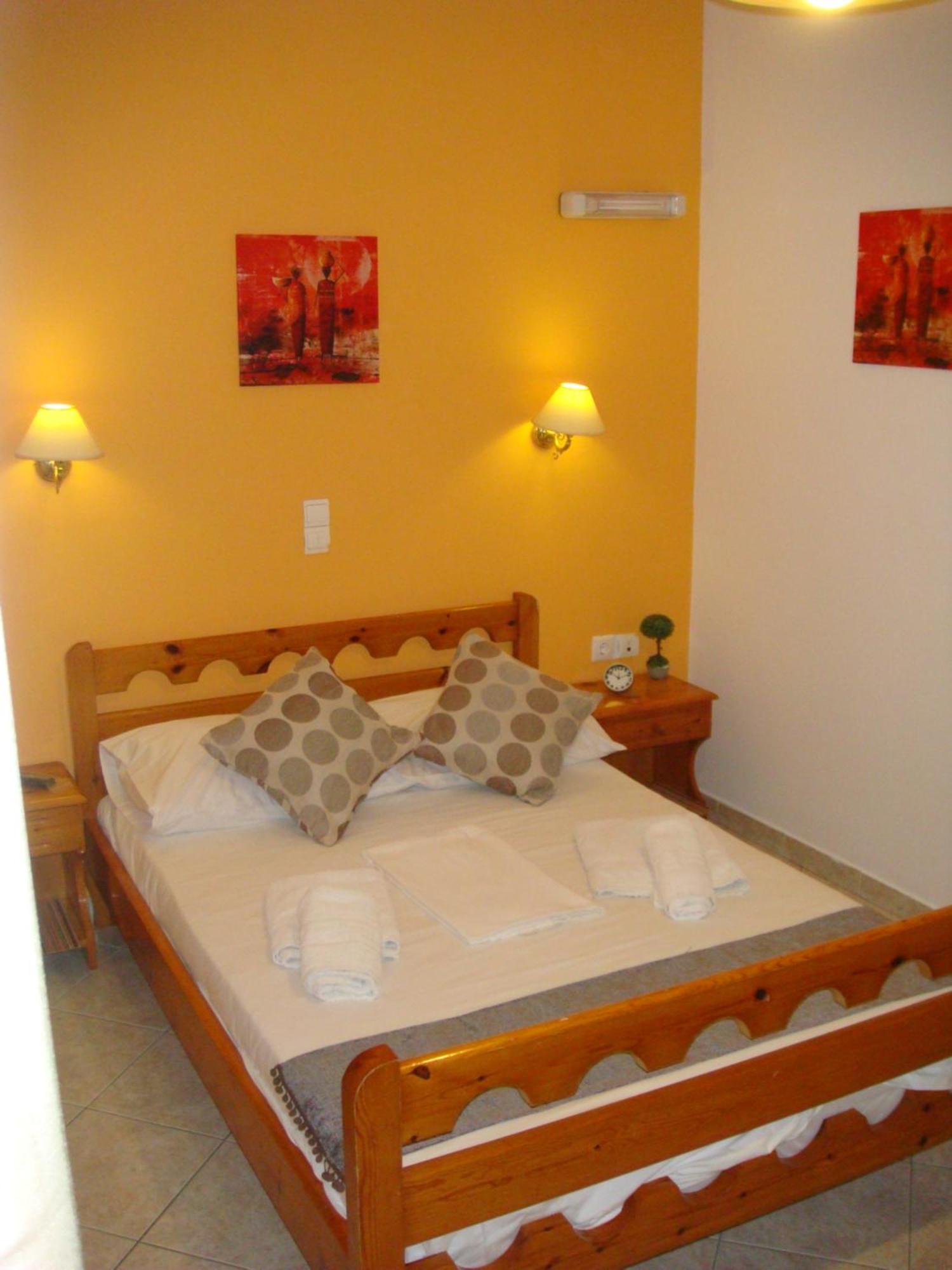 Boussetil Rooms Capanmat Tínos Exteriör bild