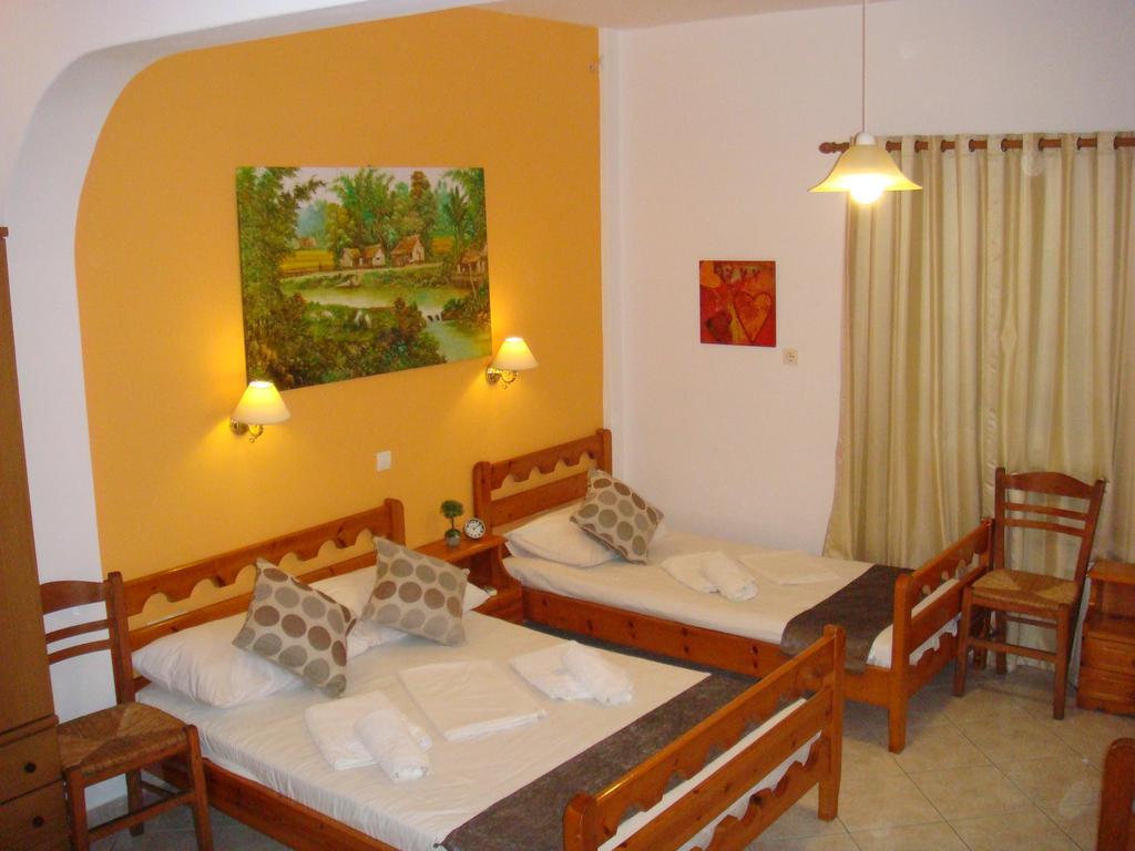 Boussetil Rooms Capanmat Tínos Exteriör bild