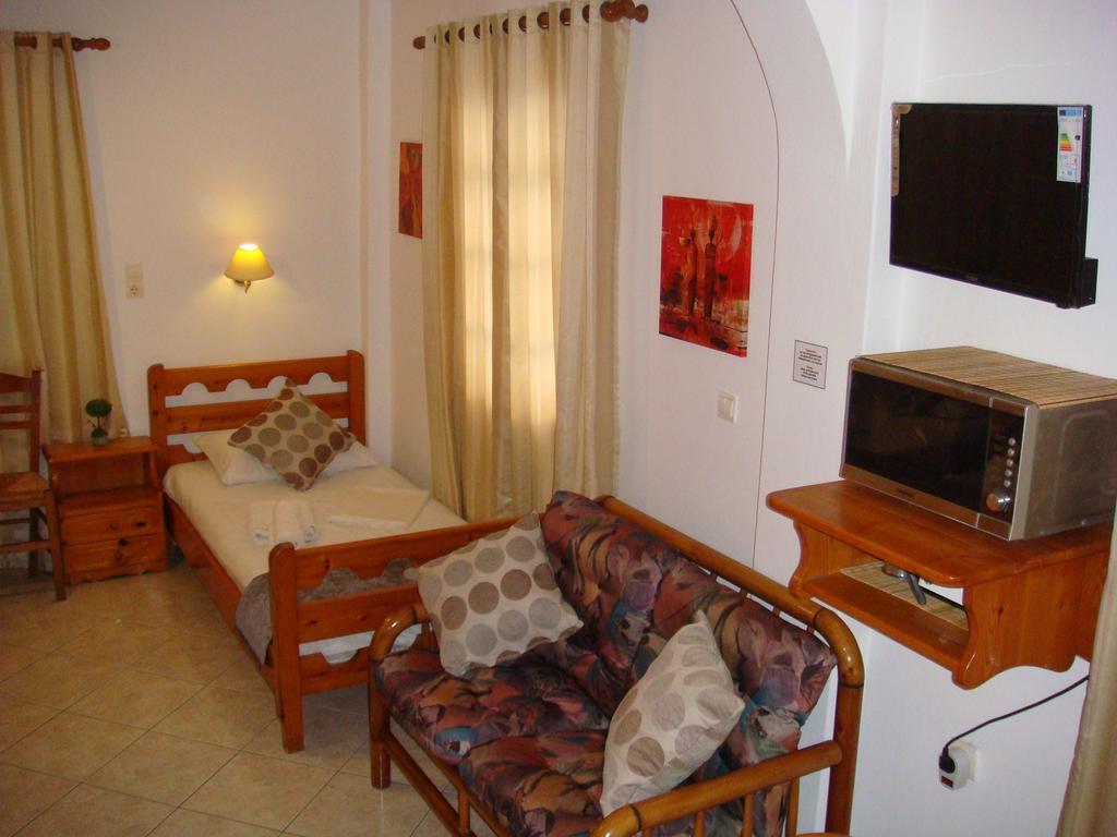 Boussetil Rooms Capanmat Tínos Exteriör bild