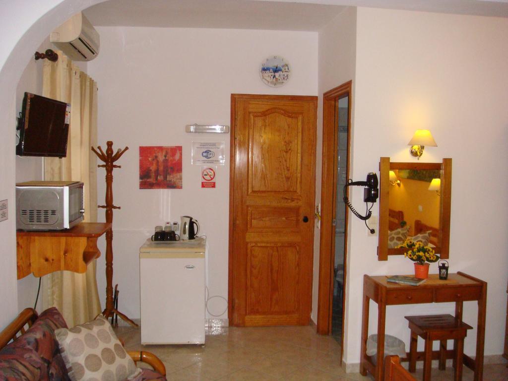 Boussetil Rooms Capanmat Tínos Exteriör bild